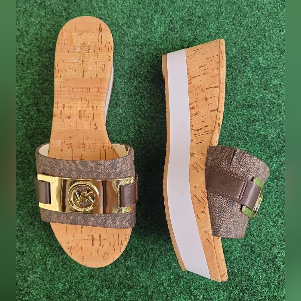 Brand New Michael Kors Warren Sandles - Women's size 6M